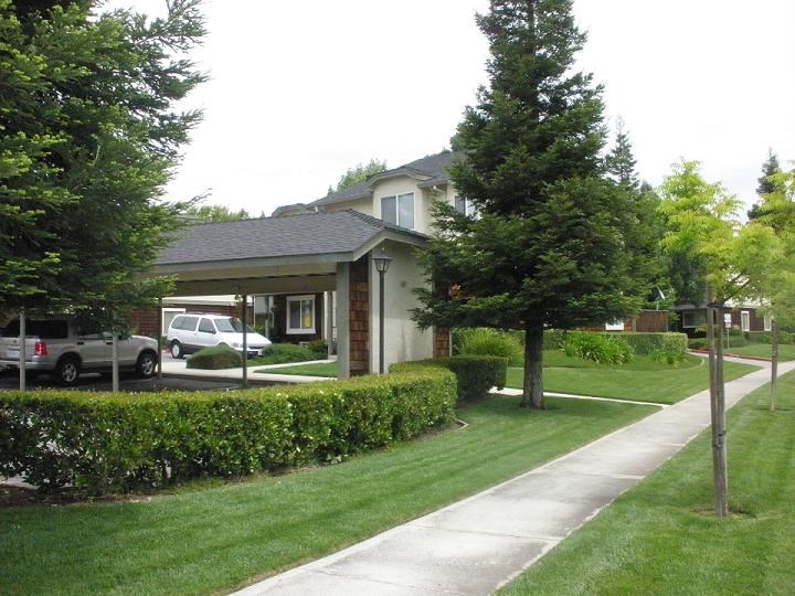 Twin Oaks Town Homes photo 5